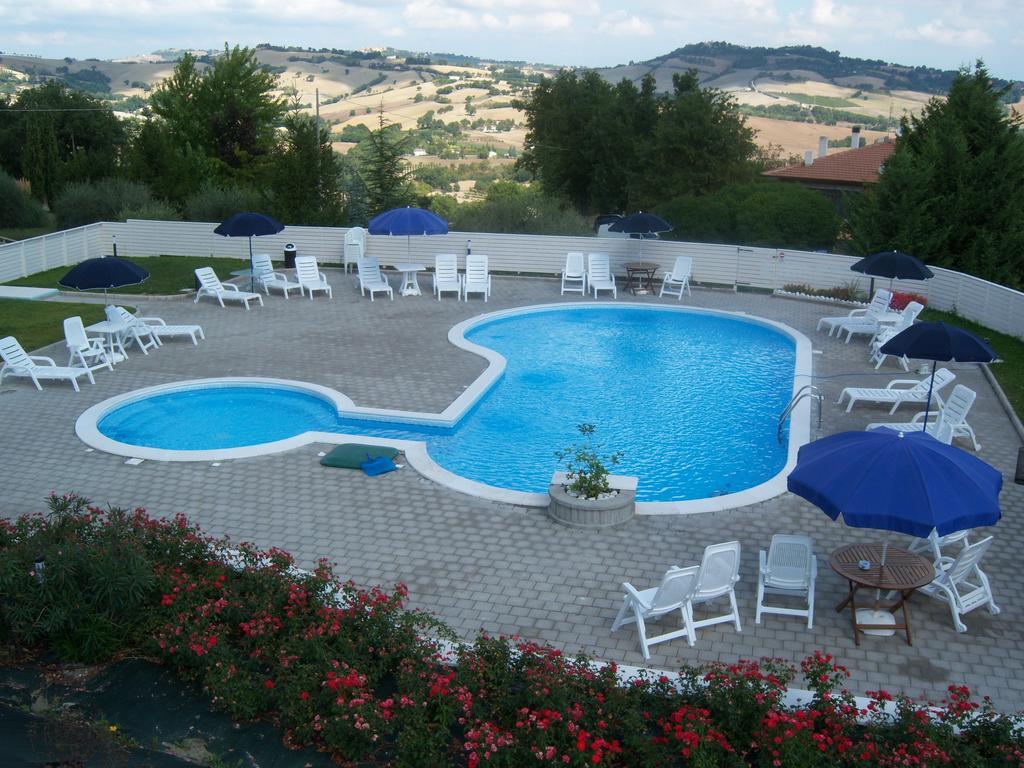 Agriturismo Lo Sgorzolo Pergola Eksteriør bilde